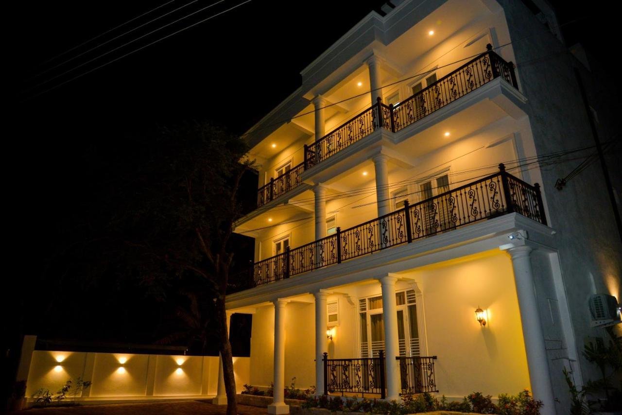 Negombo New Queen'S Palace Eksteriør billede